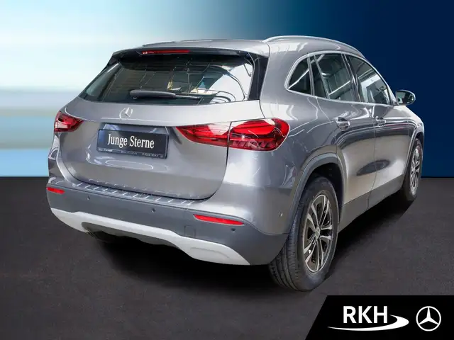 Mercedes-Benz Gla view 3