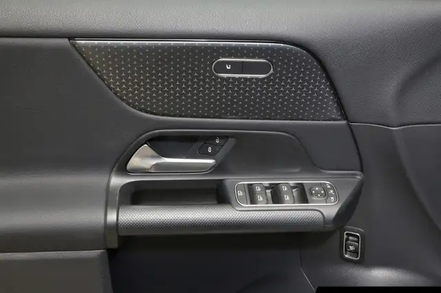 Mercedes-Benz Gla view 14