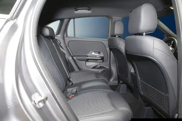 Mercedes-Benz Gla view 9