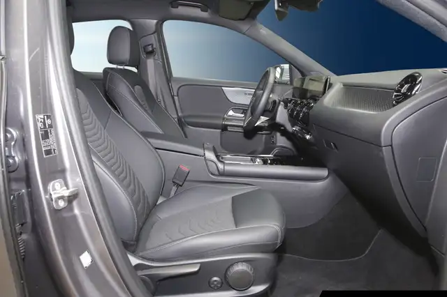 Mercedes-Benz Gla view 6