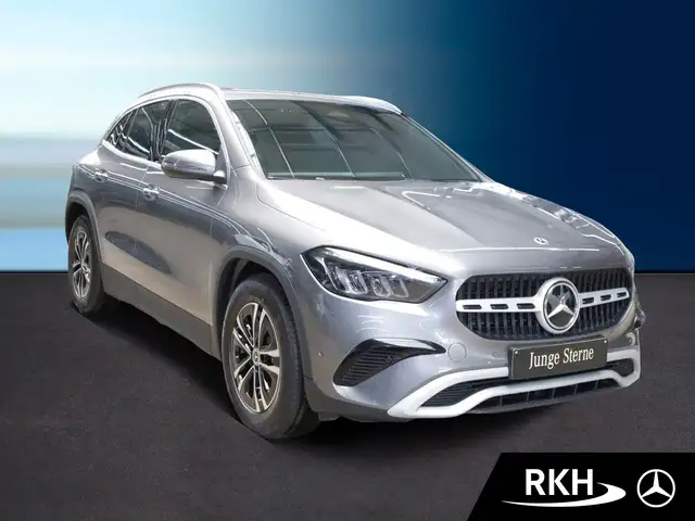 Mercedes-Benz Gla view 2
