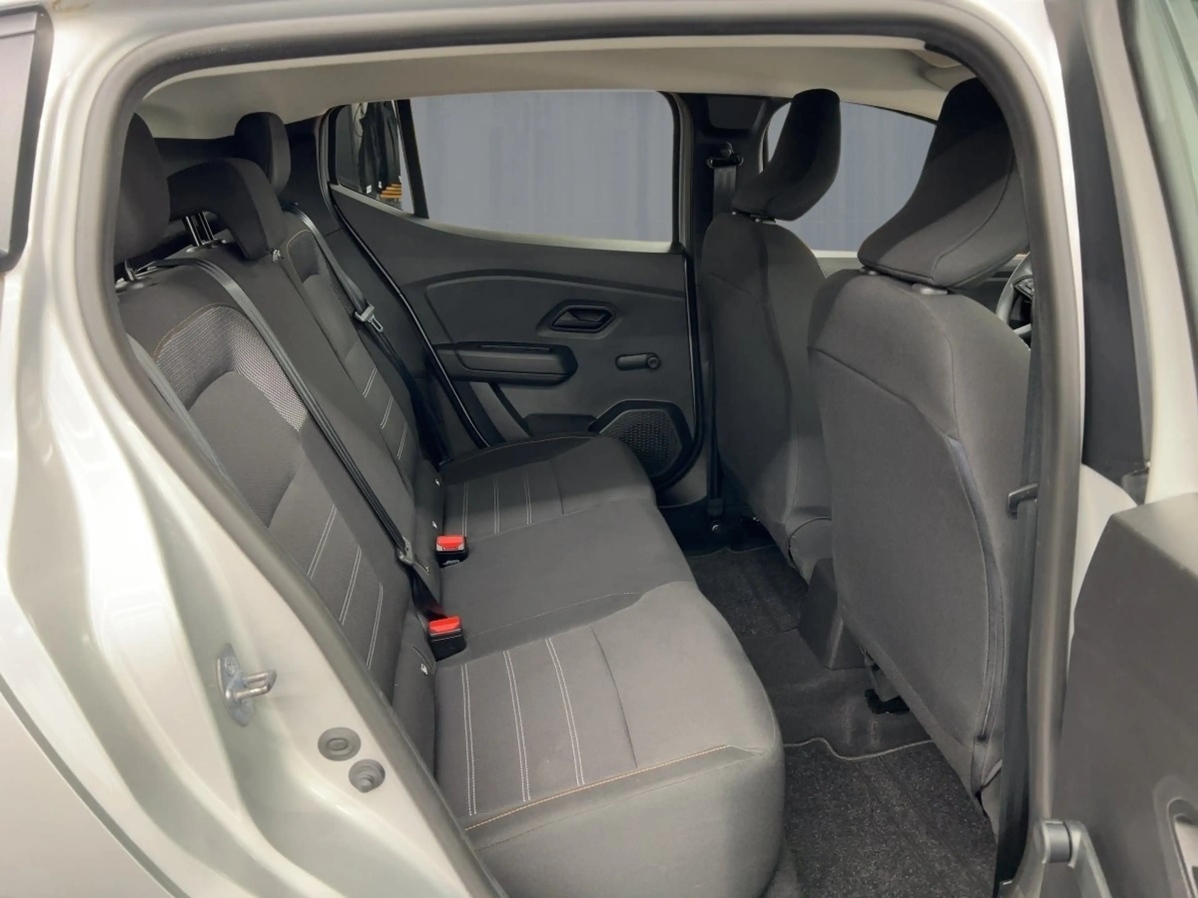 Dacia Sandero STEPWAY ESSENTIAL LPG TCe 90 KLIMAANLAGE — photo 9