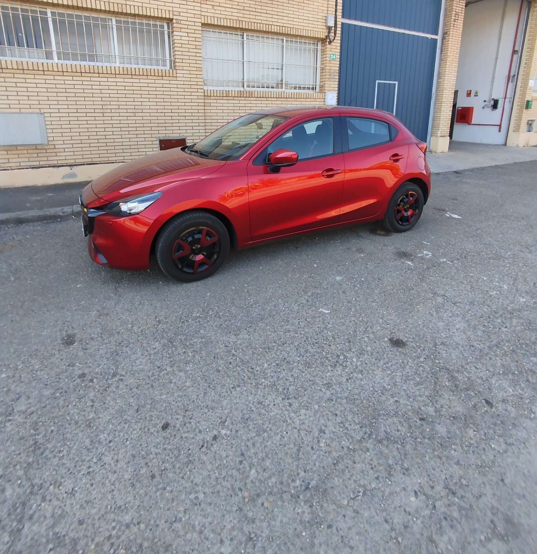 Mazda 2 Mazda2 1.5 Style+ Confort 66kW - foto 1