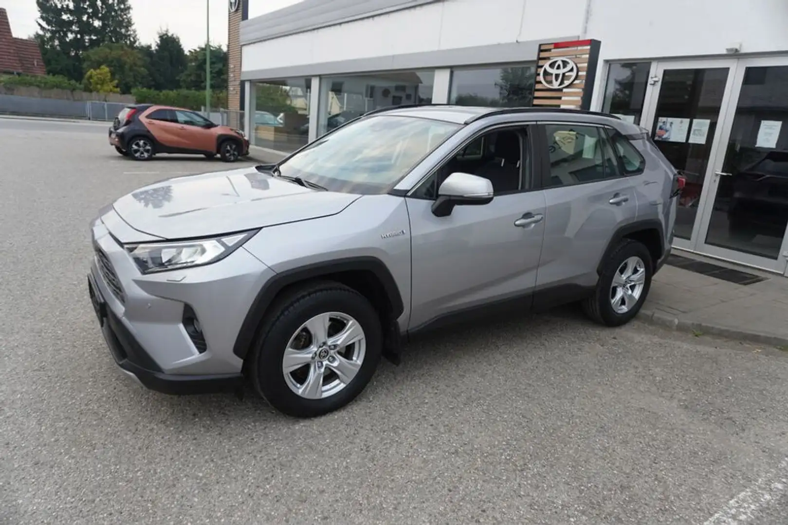 Toyota Sonstige Hybrid 4WD *AHK* Silber - 2