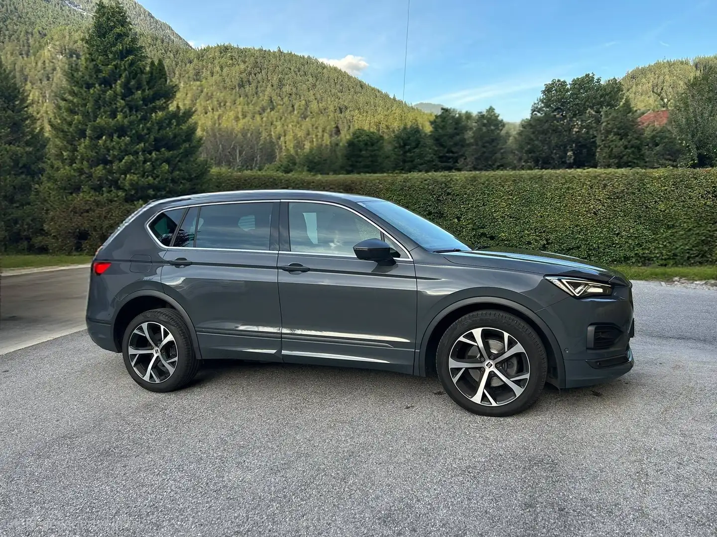SEAT Tarraco Tarraco 2,0 TDI FR DSG FR Grau - 2