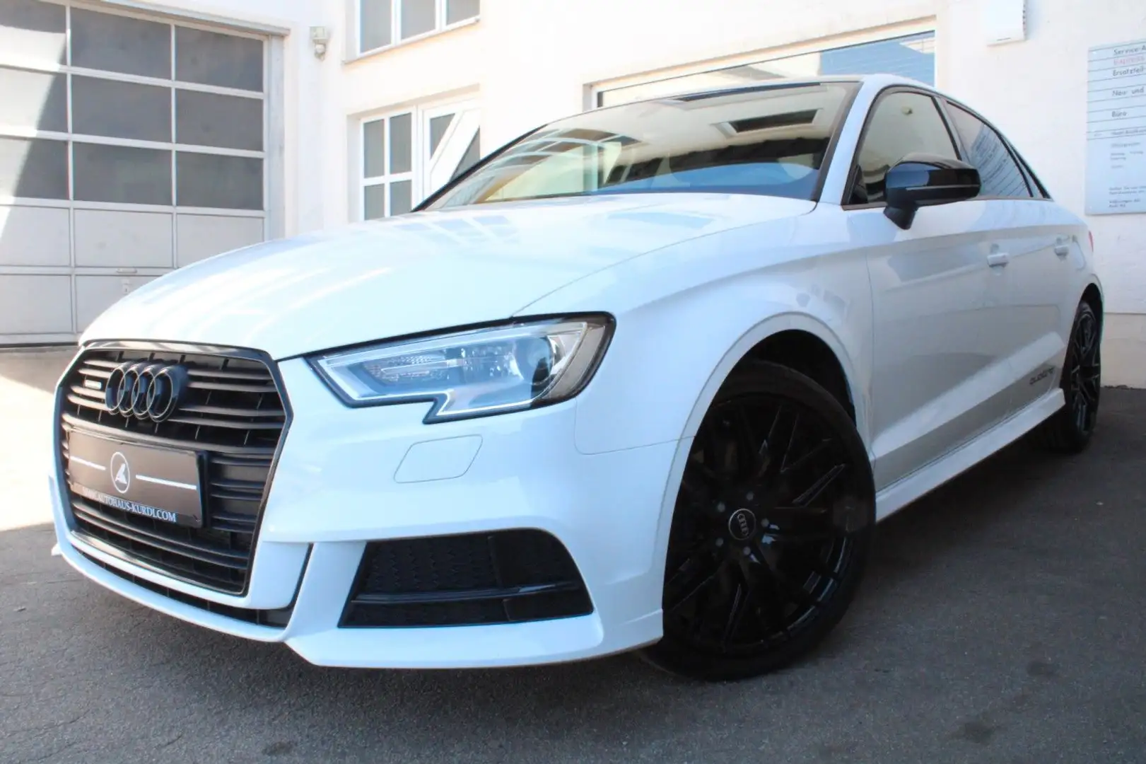 Audi A3 2.0TDI Lim quattro S-tronic S-line Sport NAVI Blanc - 1