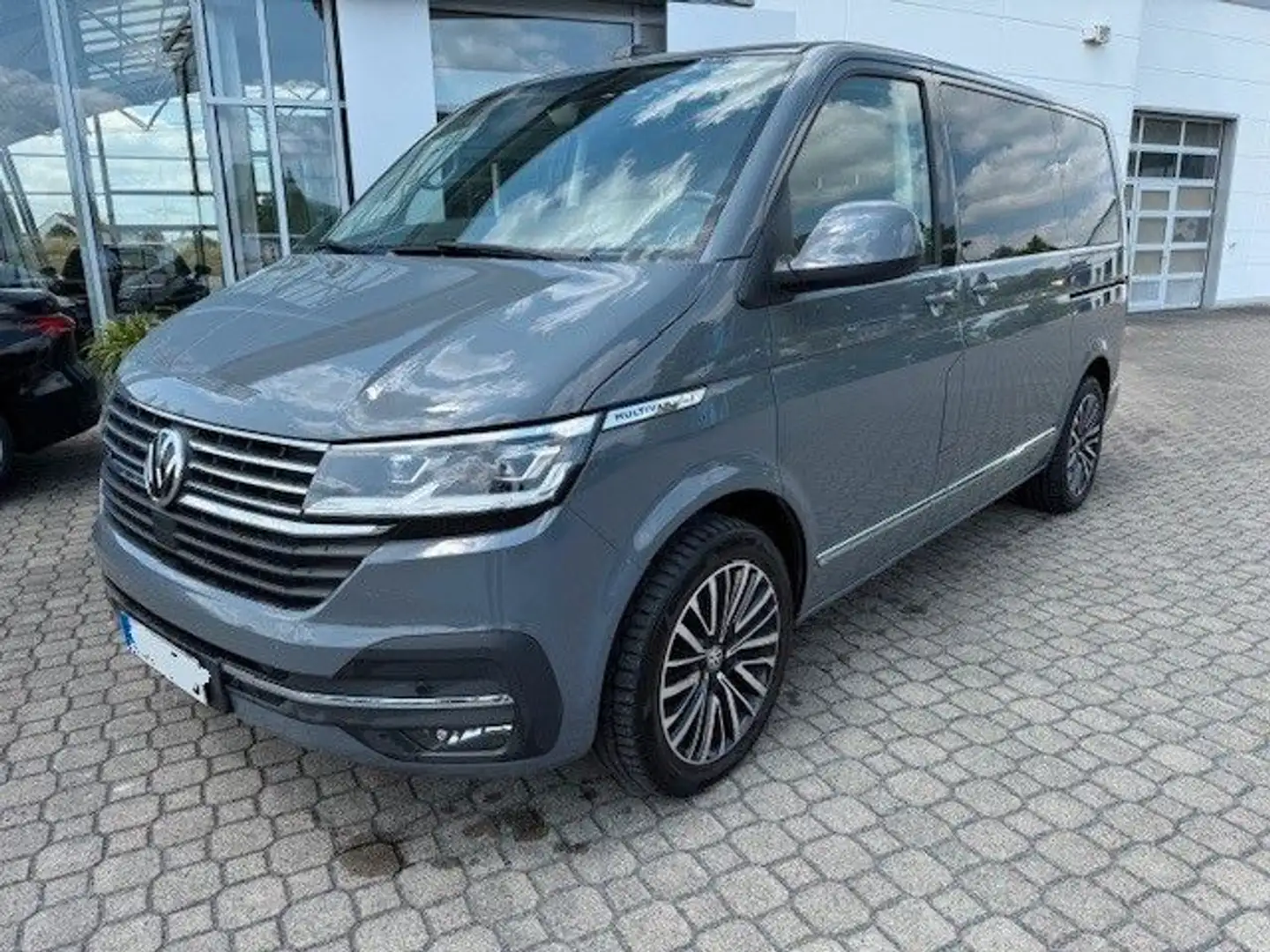 Volkswagen T6 Multivan T6.1 Multivan 2.0 TDI DSG Generation Six 4Motion Grau - 1