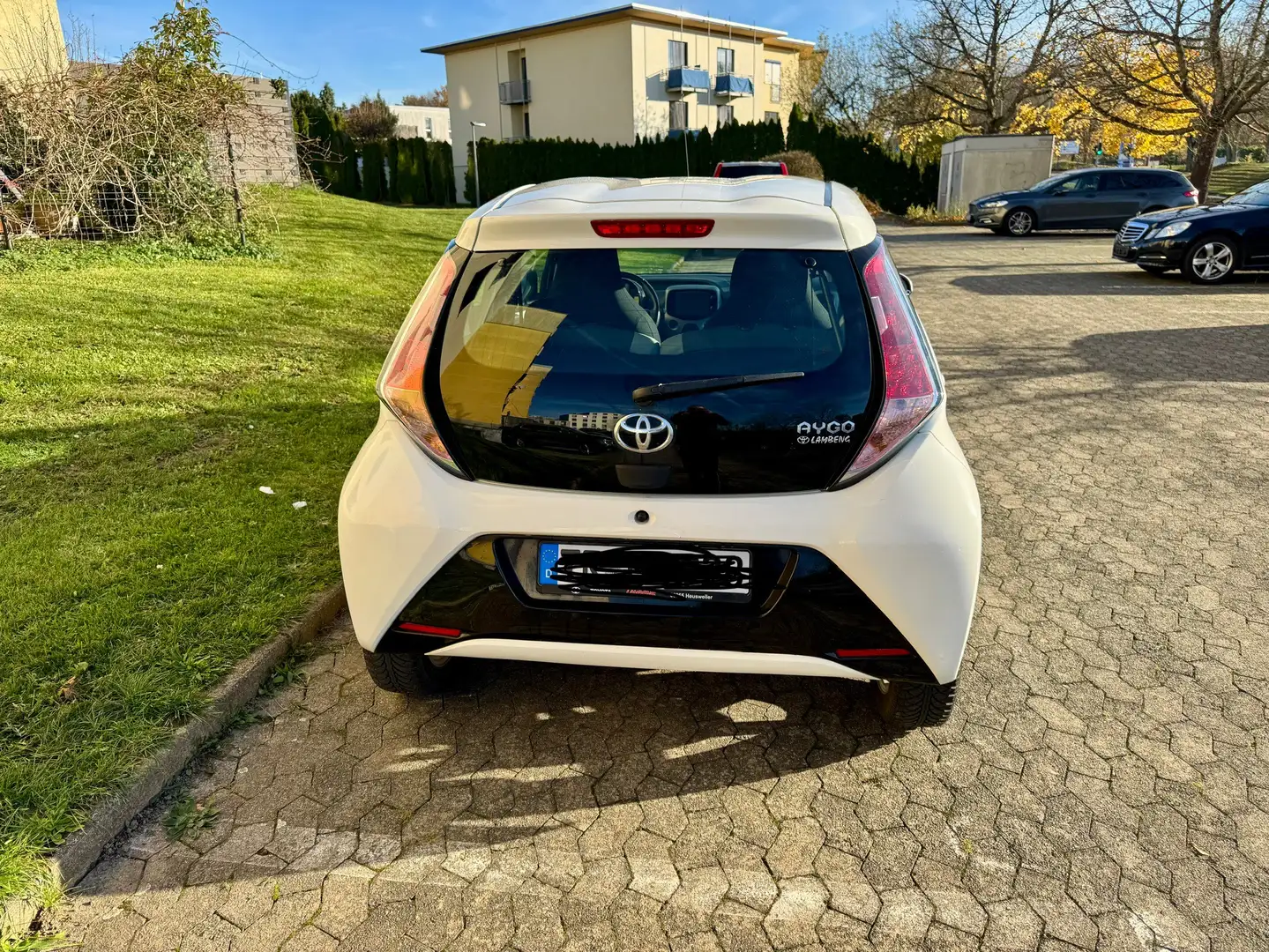 Toyota Aygo x-shift x-play touch - 1