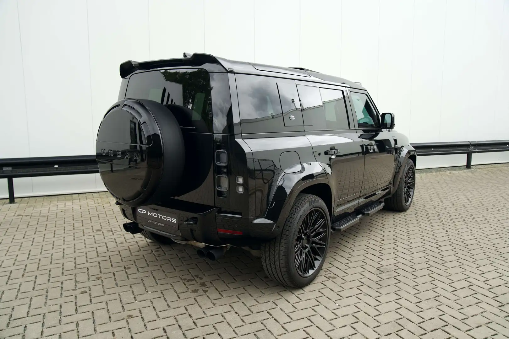 Land Rover Defender V8 110  URBAN  LICHTE VRACHT  FULL XPEL PPF Noir - 2