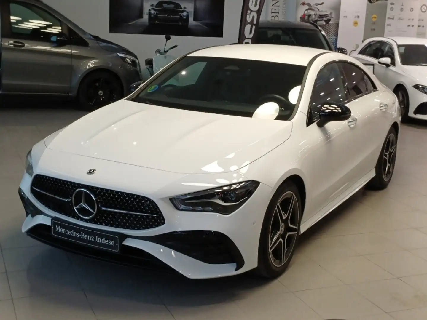 Mercedes-Benz CLA 200 7G-DCT Weiß - 2