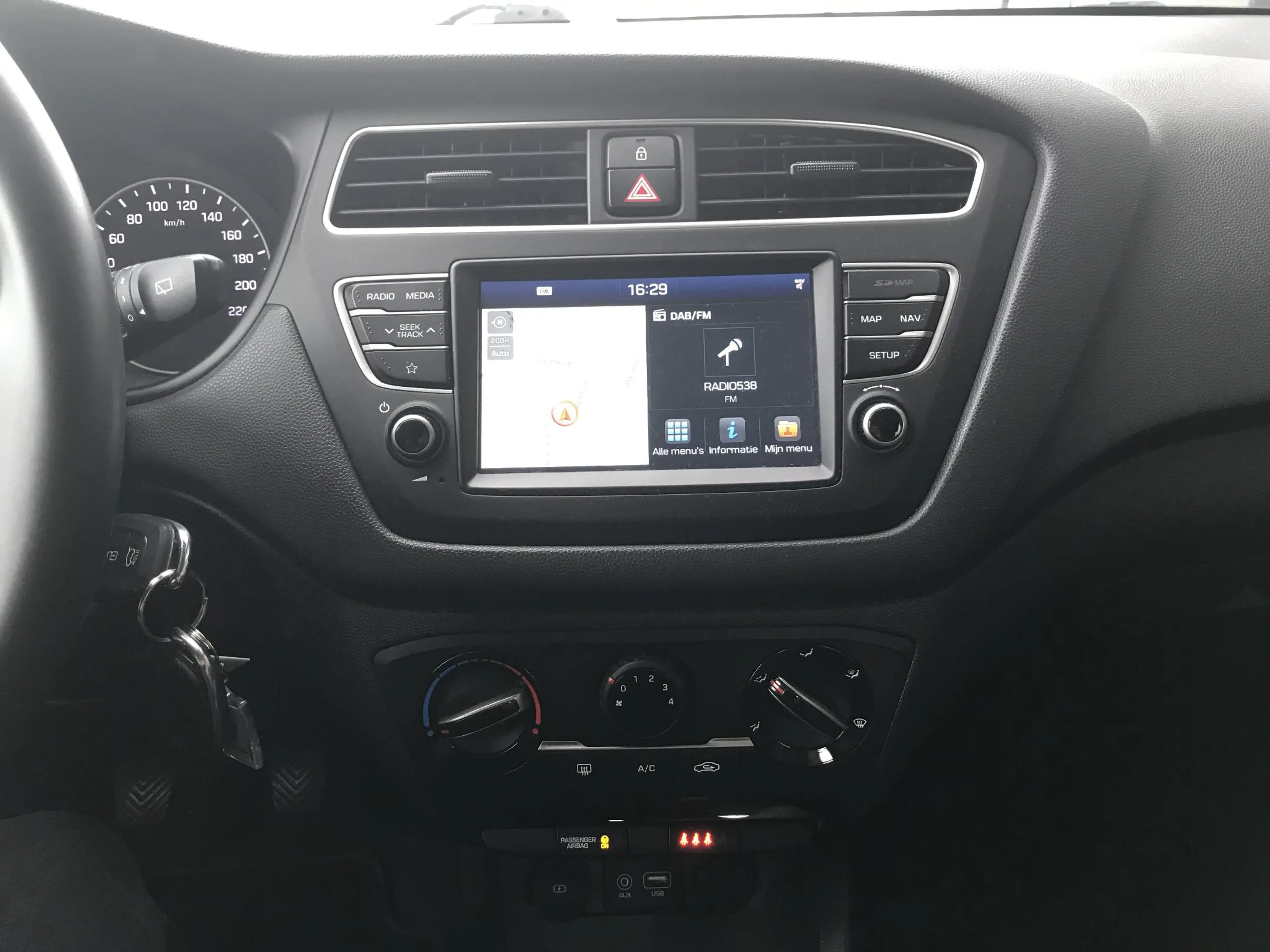 Hyundai i20 1.0 Comfort Navi Camera Cruise 100PK — photo 15