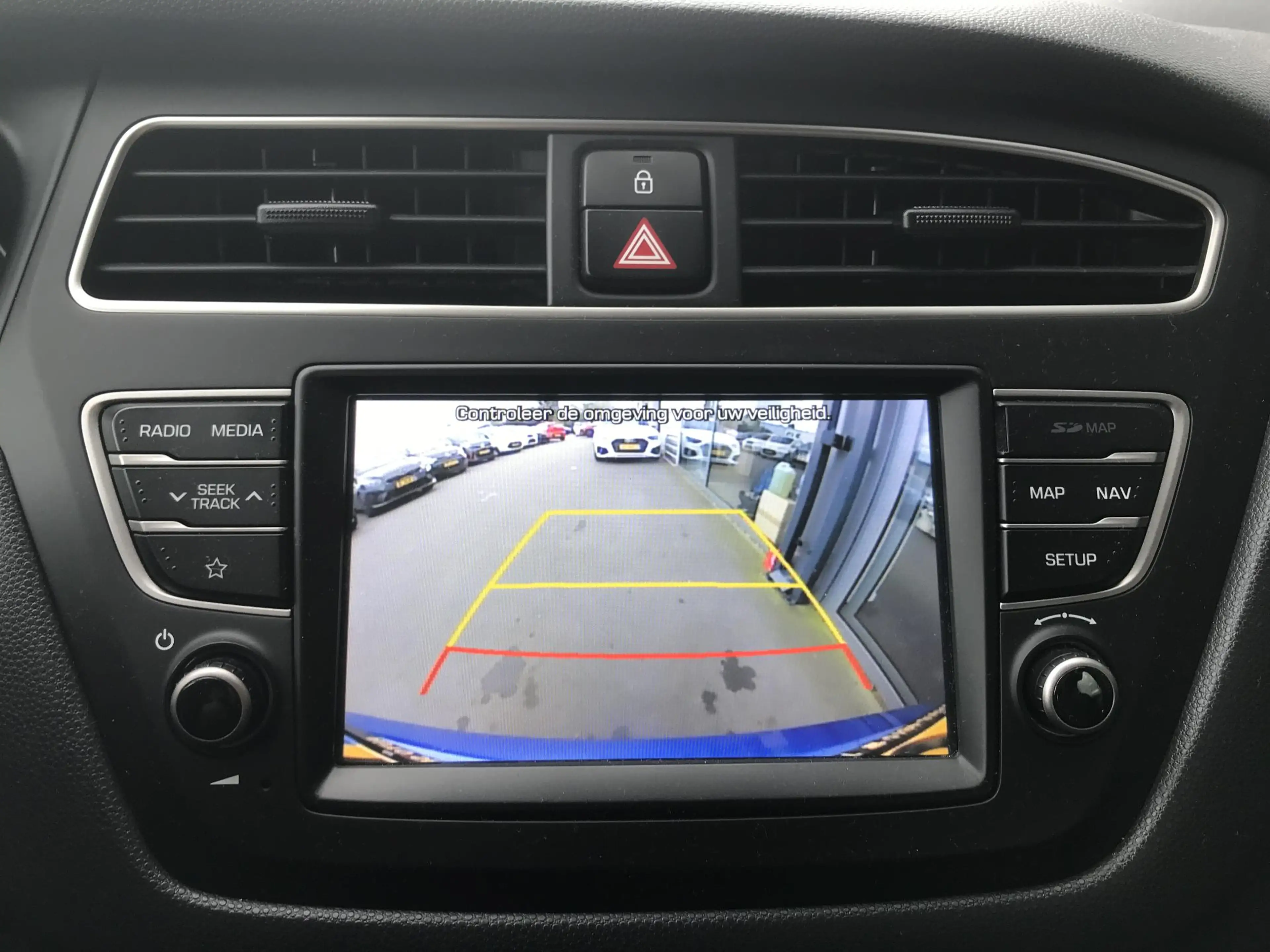 Hyundai i20 1.0 Comfort Navi Camera Cruise 100PK — photo 17