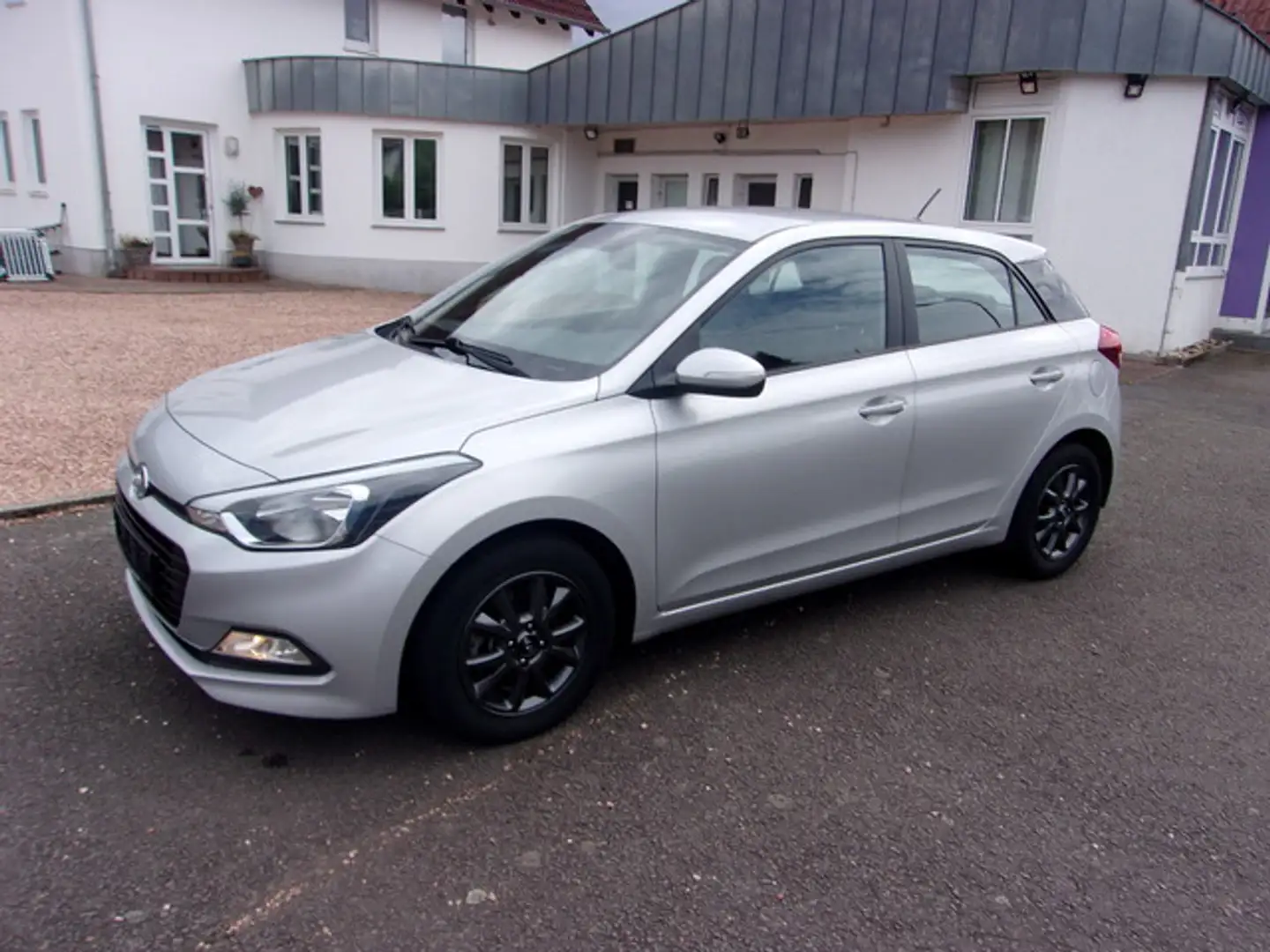 Hyundai i20 Klima ALU SHZ Freisprecheinrichtung Argento - 1