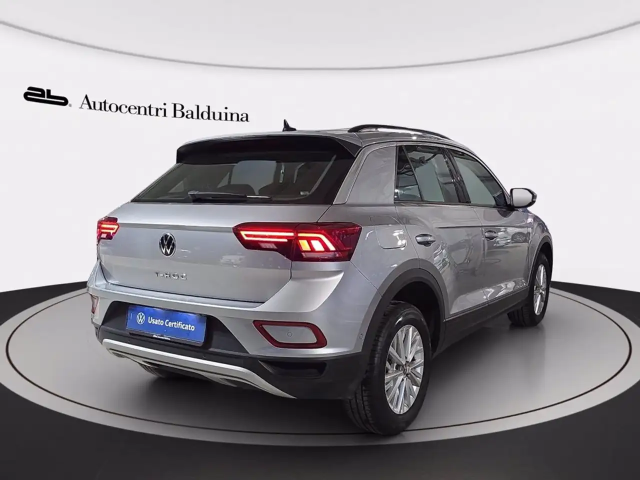 Volkswagen T-Roc 1.5 tsi life 4