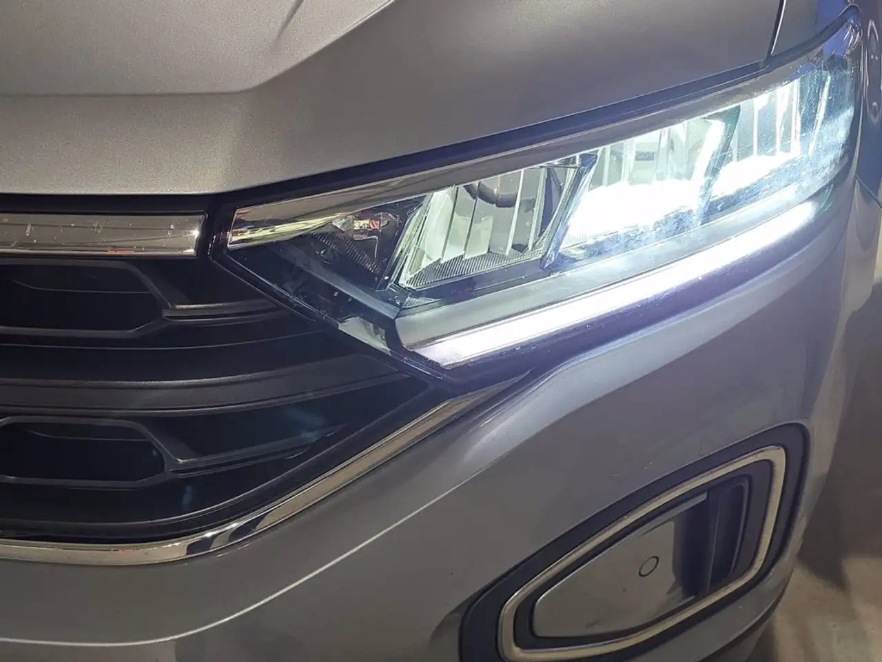 Volkswagen T-Roc 1.5 tsi life 12