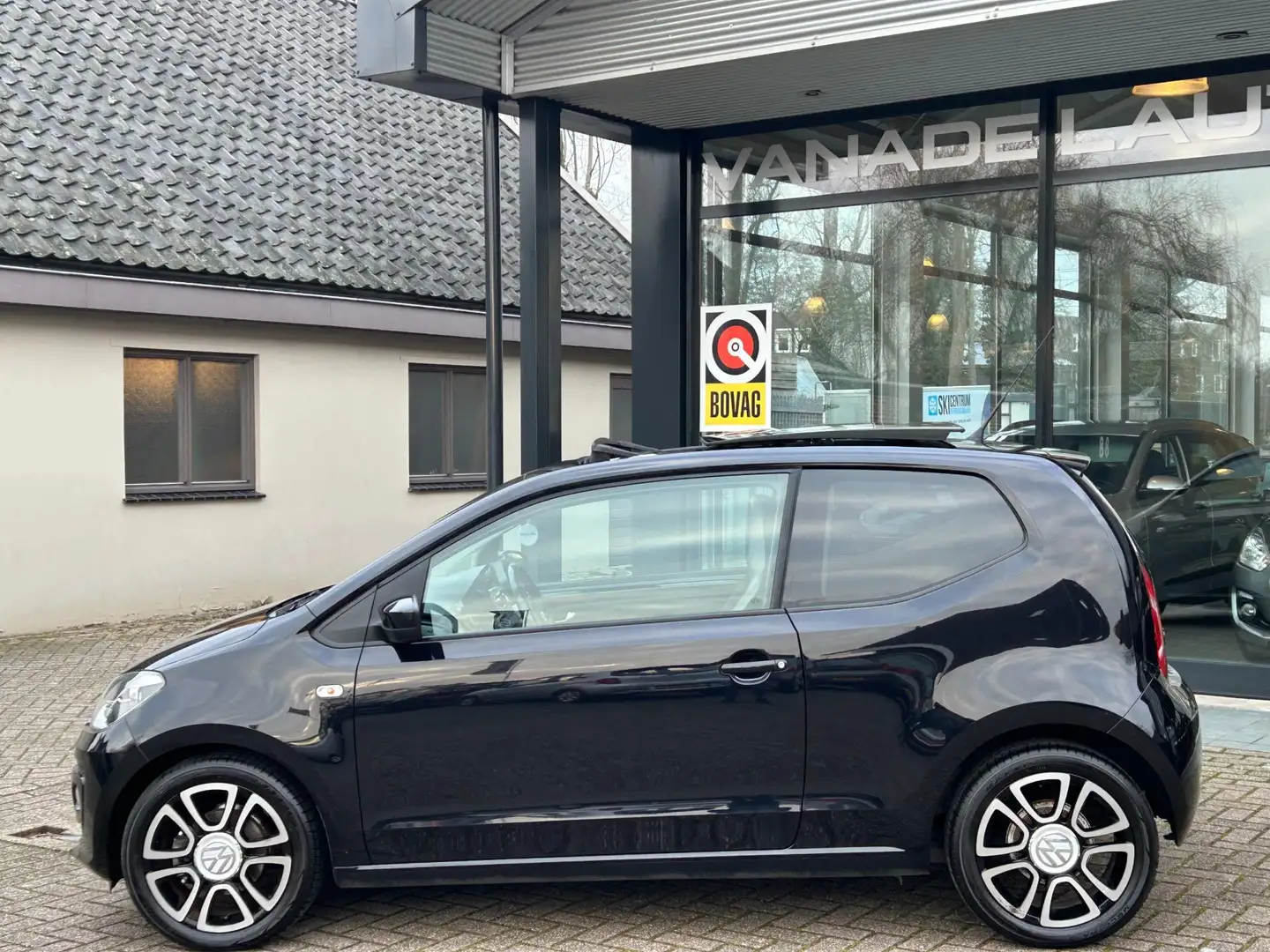 Volkswagen up! 1.0 high up! BlueMotion Schuif/kanteldak Navi Airc Schwarz - 2