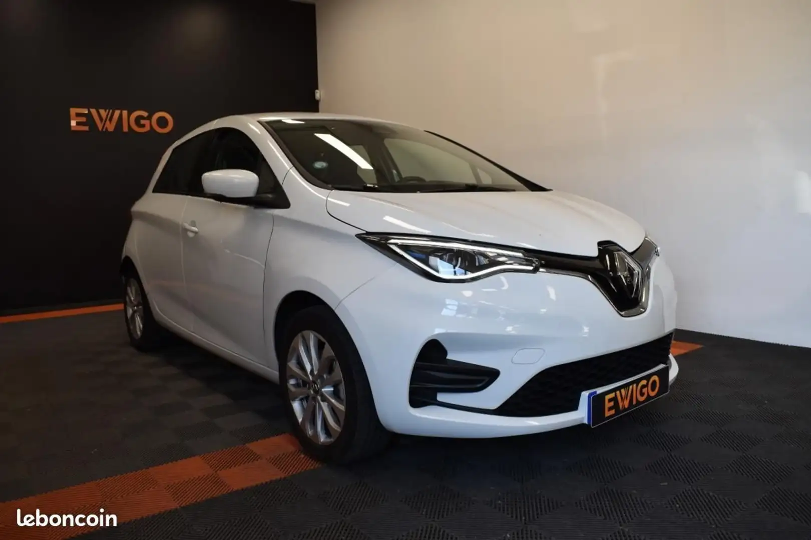 Renault ZOE R110 ZE 110 69PPM 52KWH ACHAT-INTEGRAL CHARGE-E-TE Blanc - 1