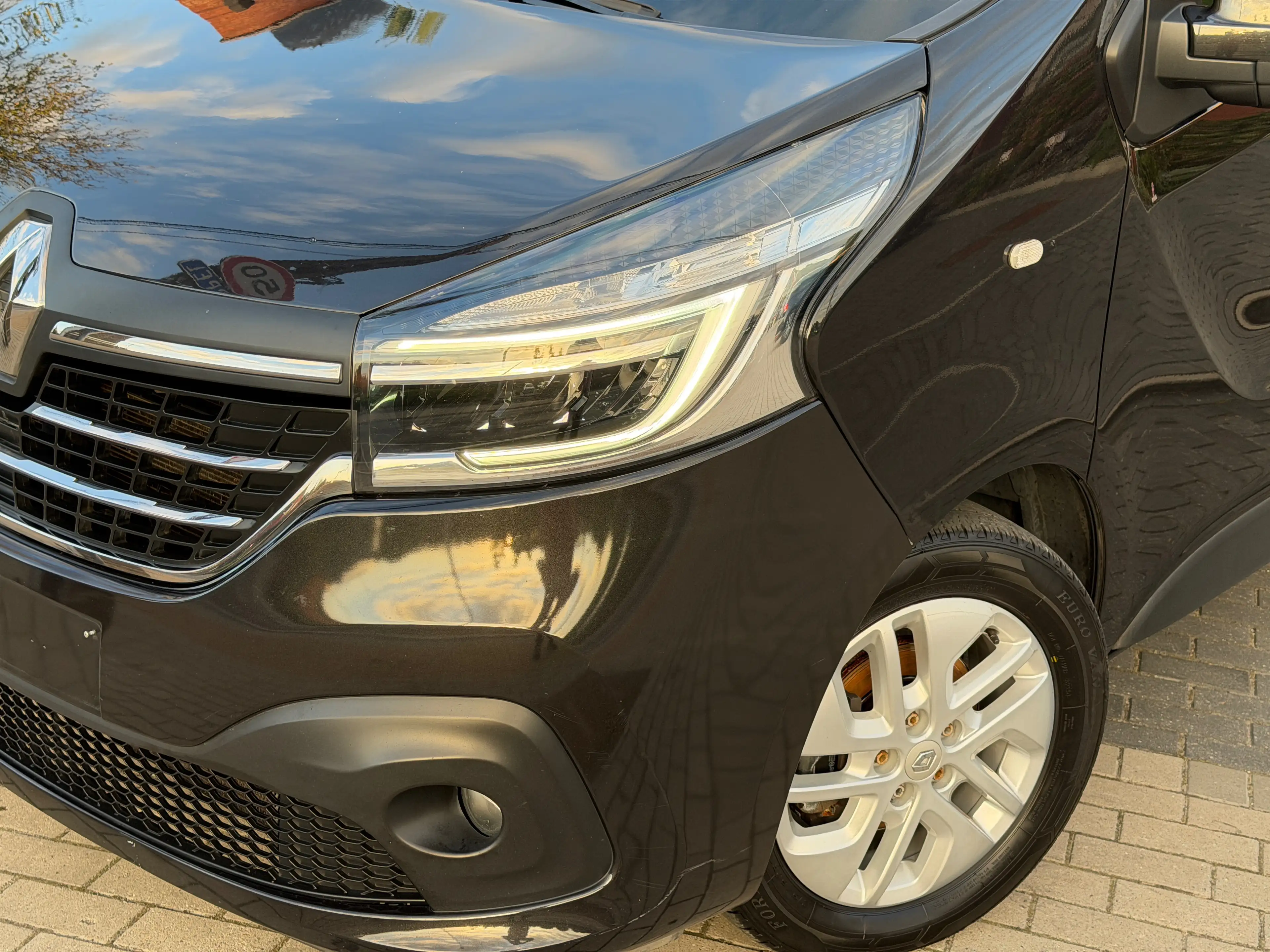 Renault Trafic ( 9 Places ) 2.0Blue dCi 120Ch ( 130.977Km ) 1er propriétaire ( VENTE MARCHAND / EXPORT ) — photo 4