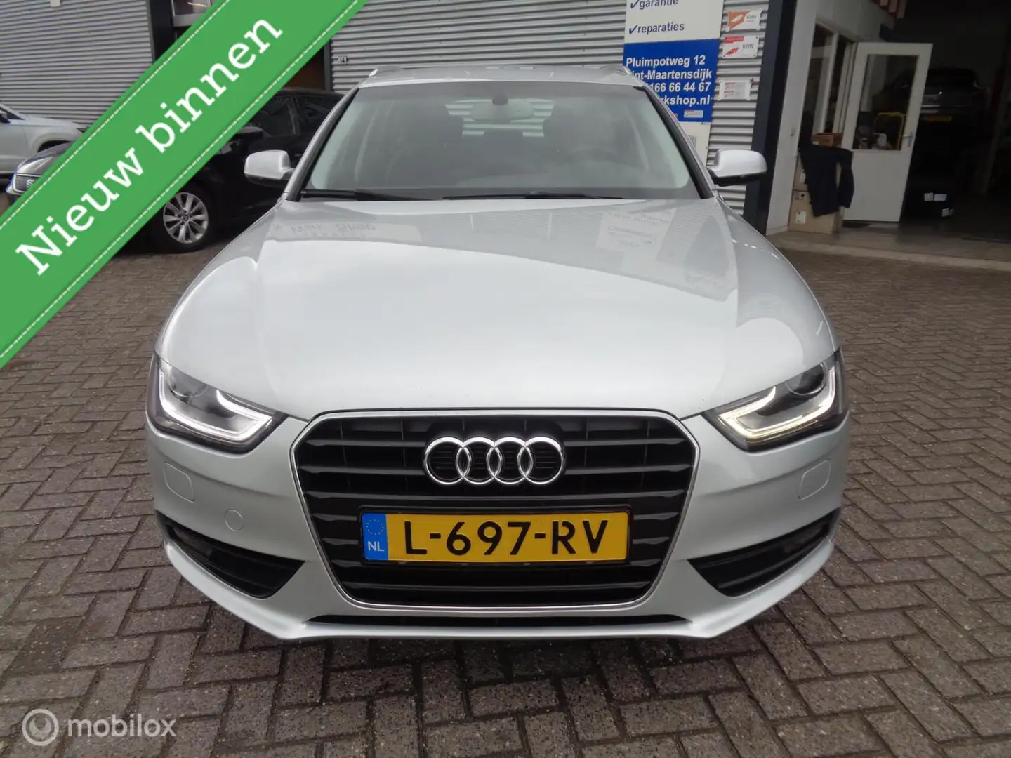 Audi A4 Avant 1.8 TFSI/Airco/Lm velgen/Stoelverw/Afneembar Grijs - 2