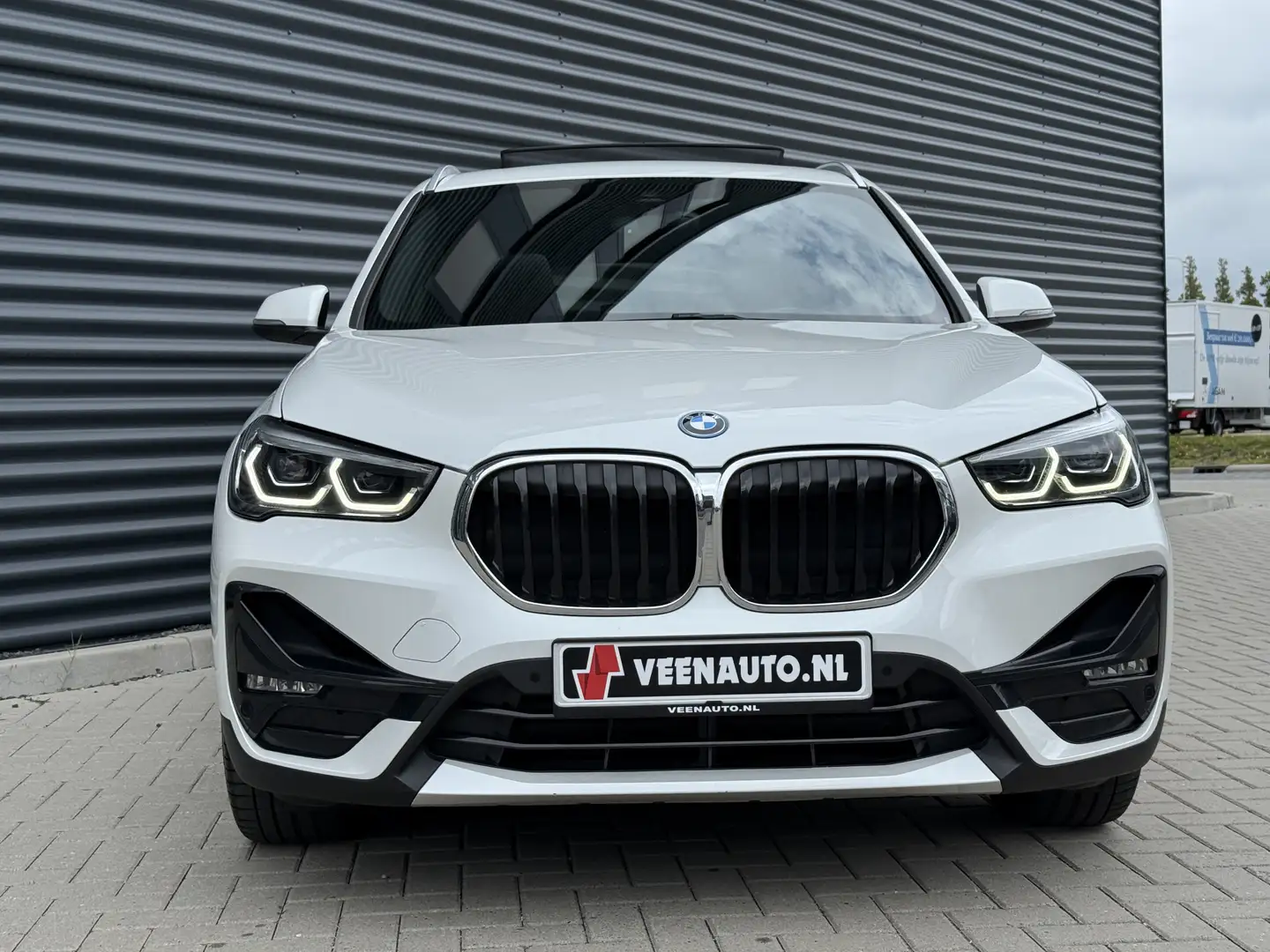 BMW X1 xDrive25e Sport Line Pano Wit - 2