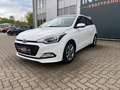 Hyundai i20 blue Passion*SHZ*PDC*TEMP*AHK*FSP*ALU*HU NEU Blanc - thumbnail 5