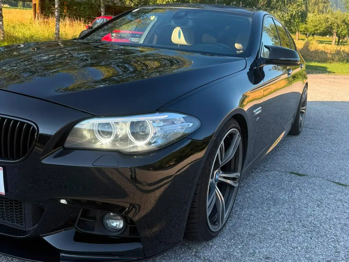 BMW 520 520d Schwarz - 1