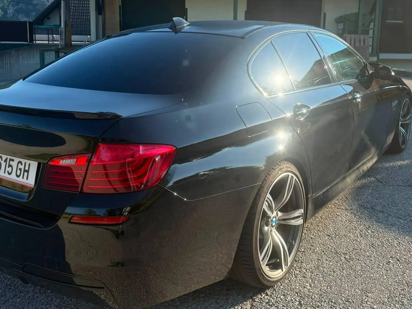 BMW 520 520d Schwarz - 2