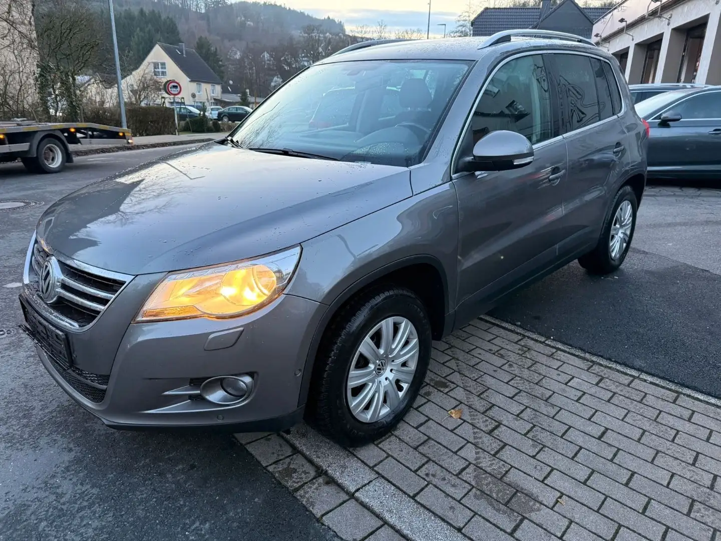 Volkswagen Tiguan Team BMT Klimaaut.,SHZ,AHK,PDC,2.Hand Grijs - 1