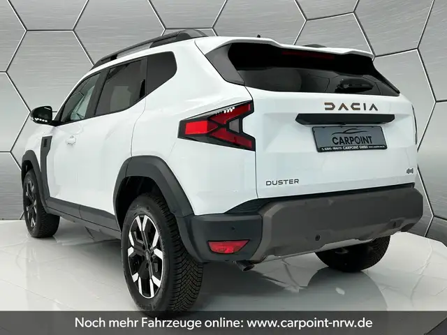 Dacia Duster view 3
