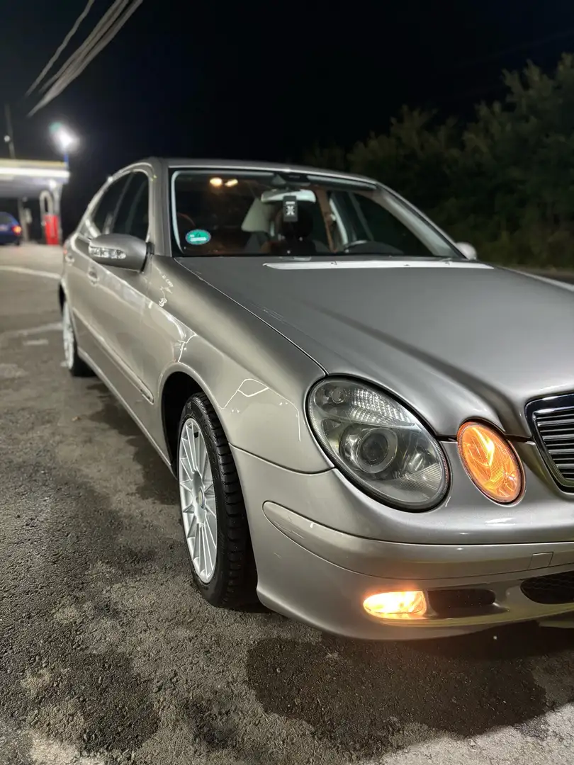 Mercedes-Benz E 200 Kompressor Classic Bronze - 1