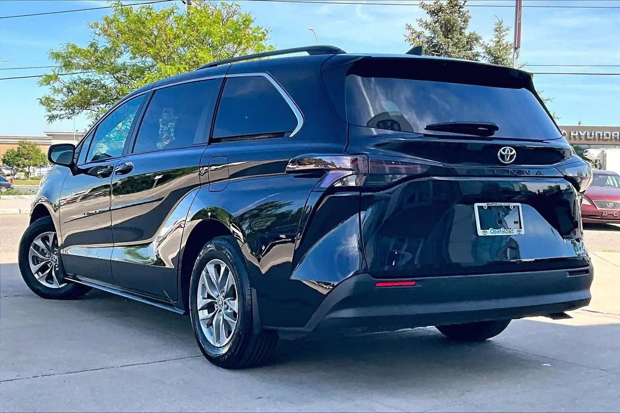 Toyota Sienna fotografie Toyota Sienna