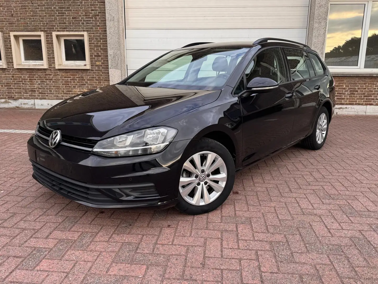 Volkswagen Golf Variant 1.6 TDI SCR Trendline / 2020 / Gekeurd / Garantie Noir - 1