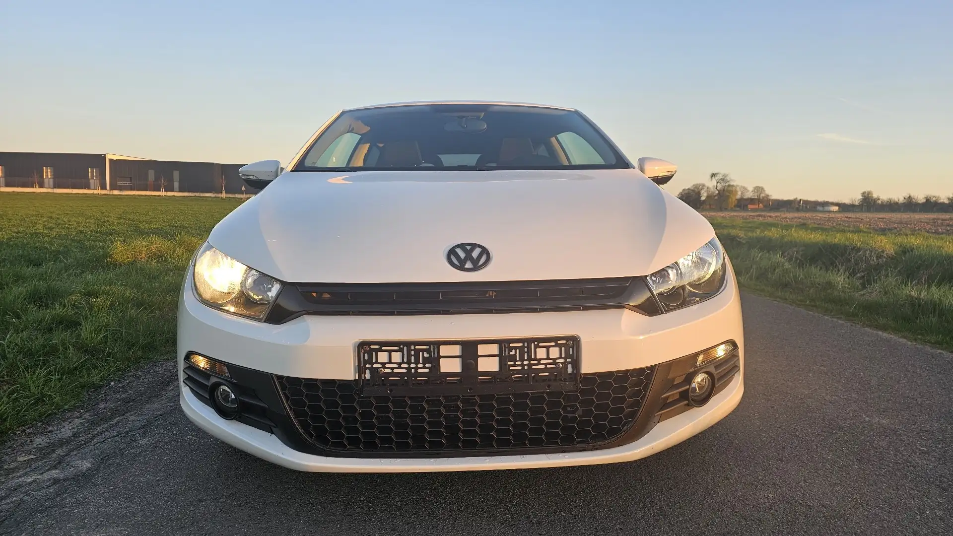 Volkswagen Scirocco 1.4 TSI 90kW 122PS Weiß - 2