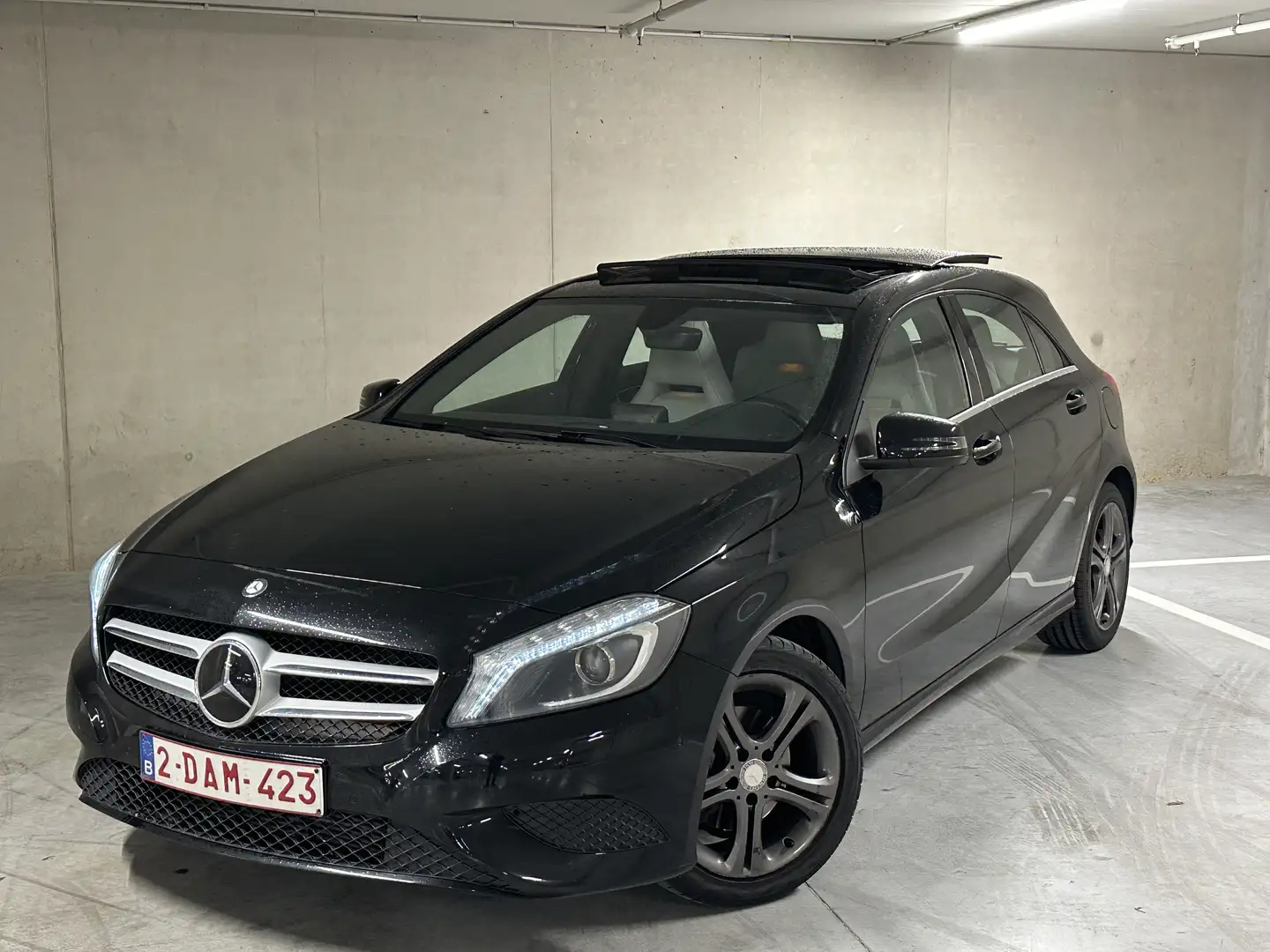 Mercedes-Benz A 180 (AMG PANO CAMERA XENON FULL GEKEURDVVK - 1