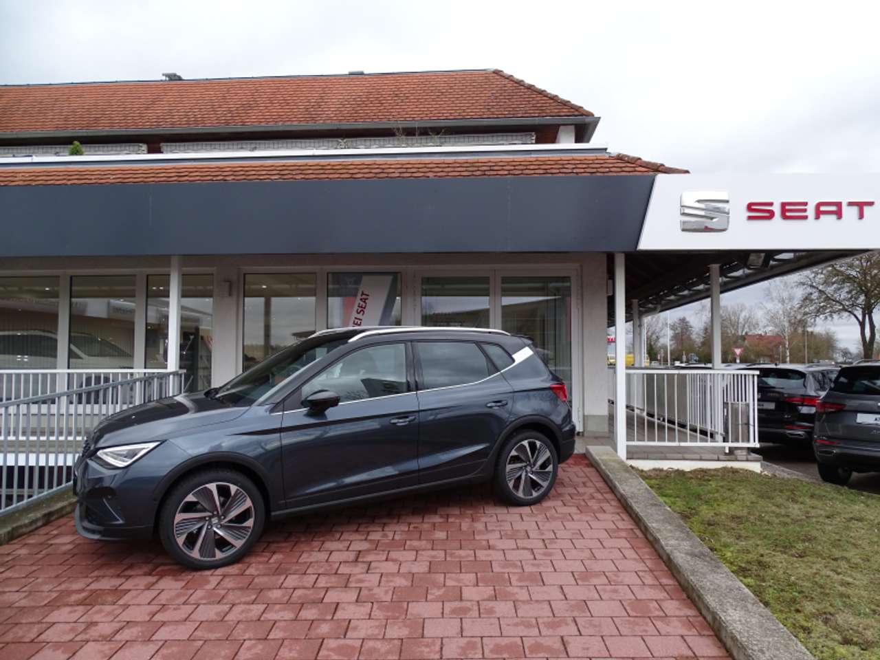 Seat Arona 2024 — Arona 1.0 TSI FR 110PS AHK Navi ACC Voll-LED Parkl