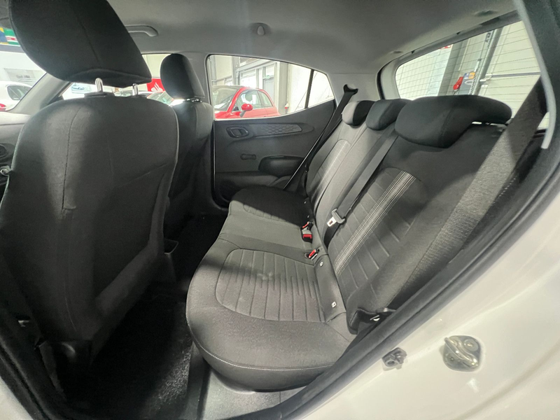 Hyundai i10 1.0 Automatik **Navi*Kamera*SHZ*PDC** — photo 14