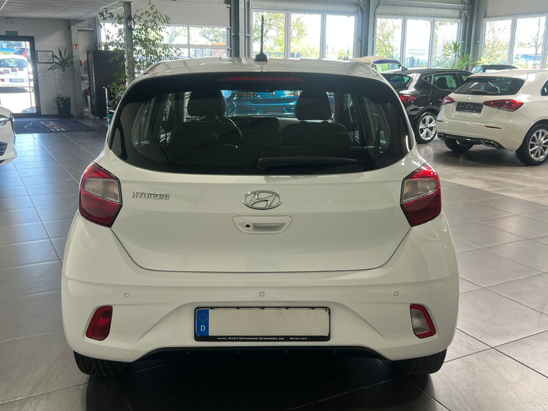 Hyundai i10 1.0 Automatik **Navi*Kamera*SHZ*PDC** — photo 4