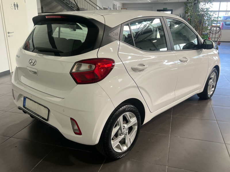Hyundai i10 1.0 Automatik **Navi*Kamera*SHZ*PDC** — photo 6
