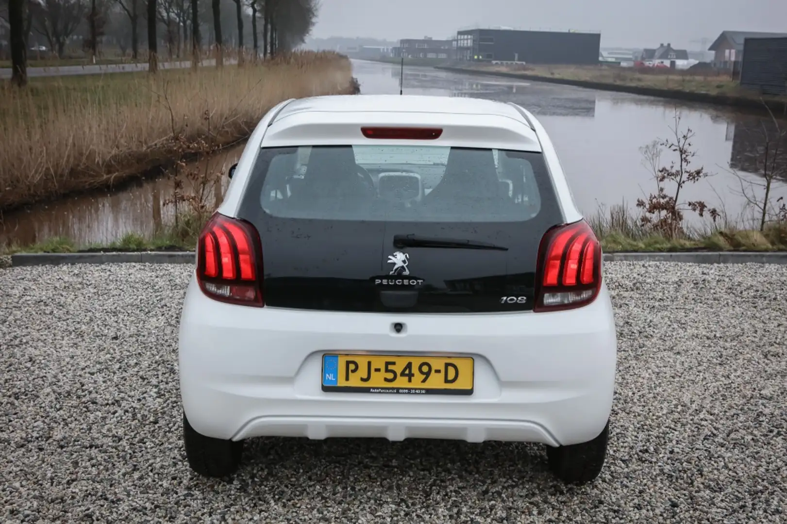 Peugeot 108 1.0 e-VTi Blue Lion | Bluetooth | Airco | Wit - 2