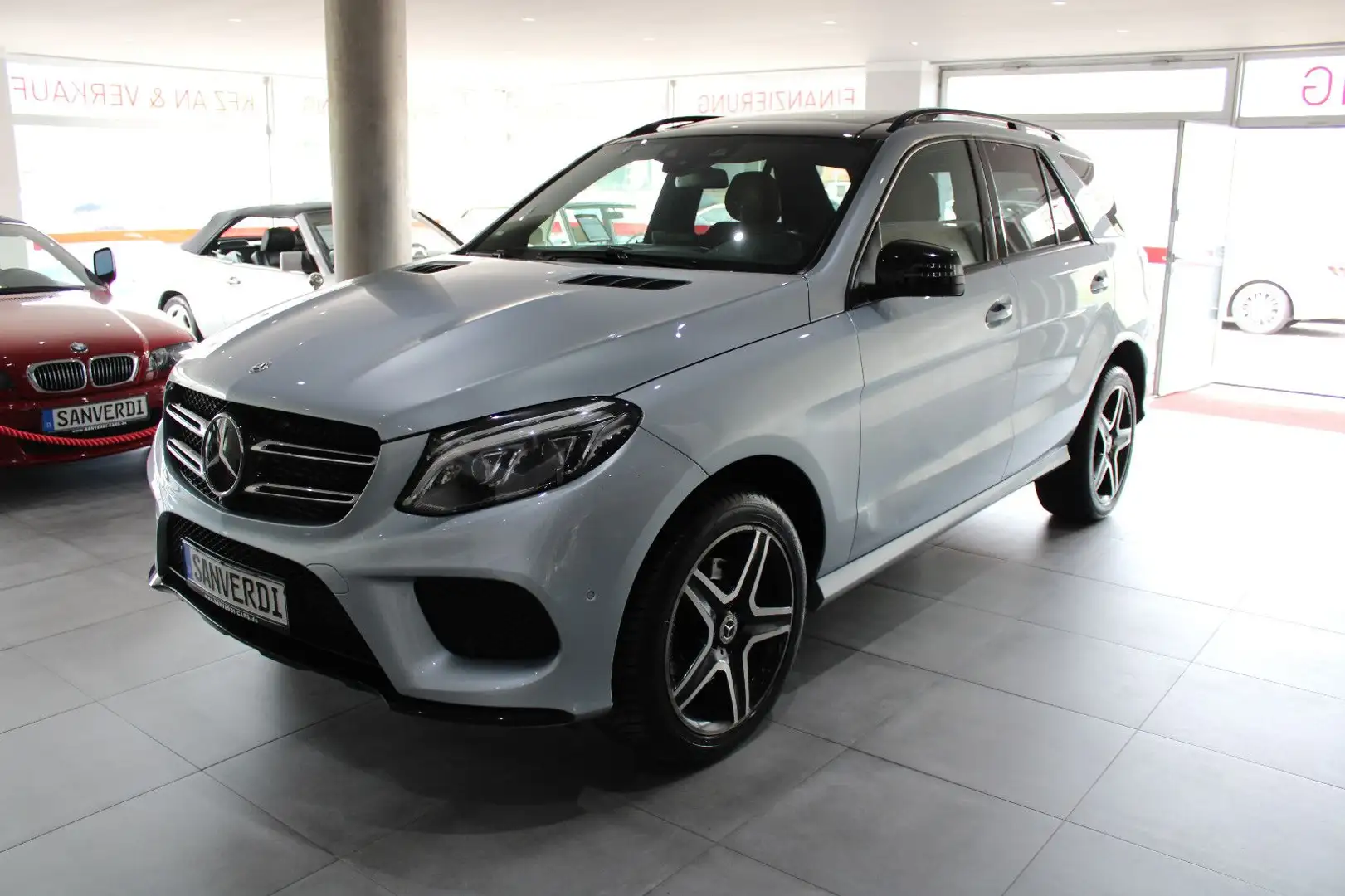 Mercedes-Benz GLE 350 d 4MATIC AMG-SPORTPAKET NIGHT PANO 360° Silber - 1