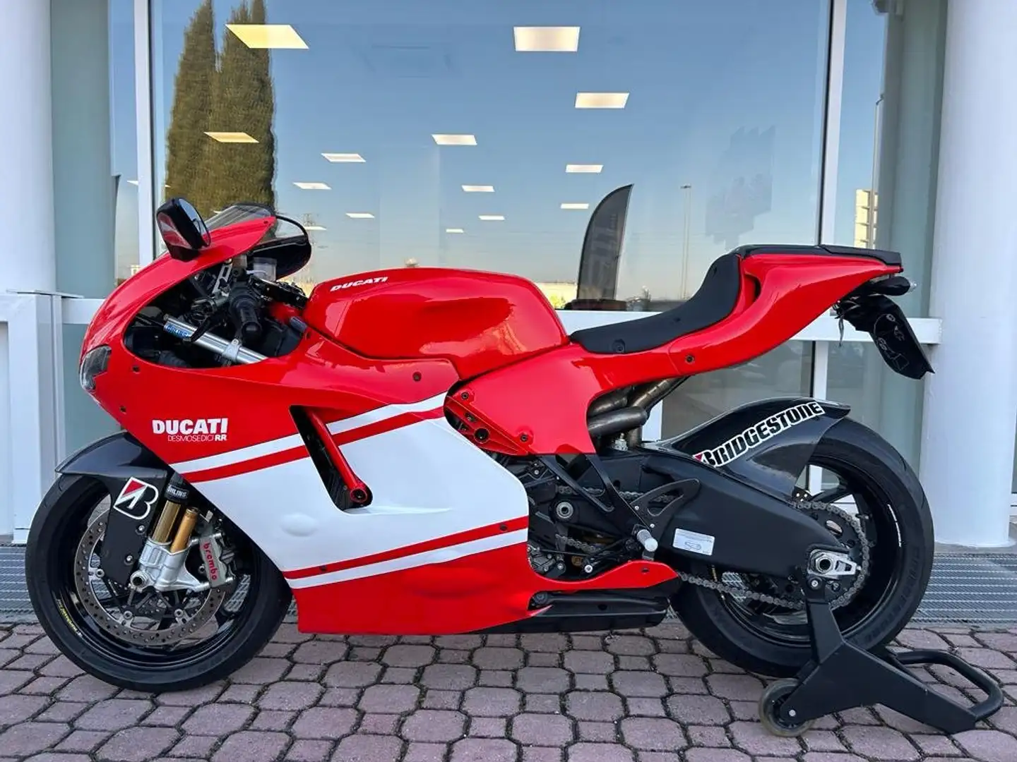 Ducati Desmosedici RR Esemplare n. 359/1500 Piros - 2