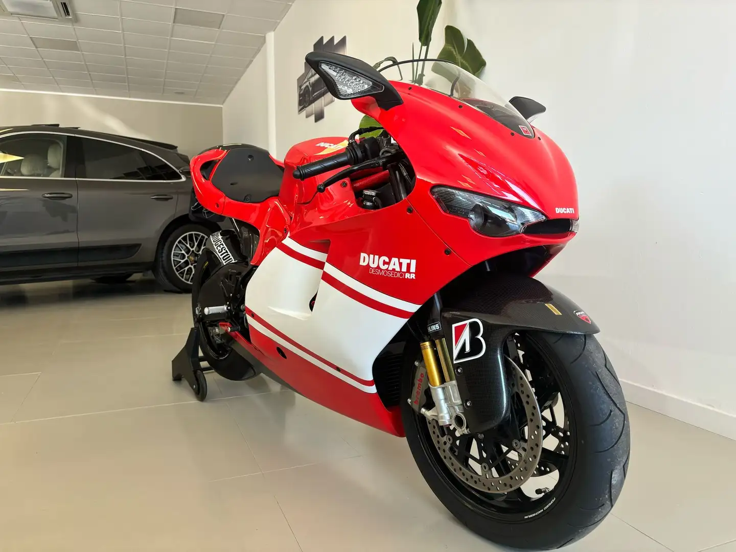 Ducati Desmosedici RR Esemplare n. 359/1500 Roşu - 1