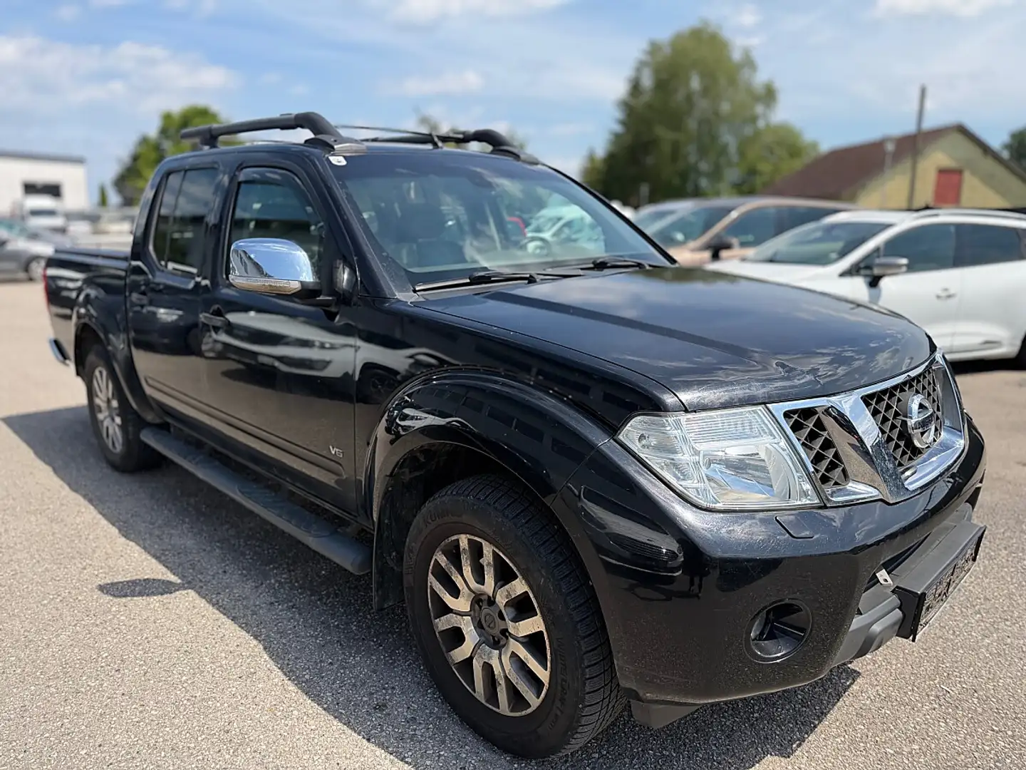 Nissan Navara Navara Double Cab LE 3,0 dCi 4x4 DPF Aut. Schwarz - 2