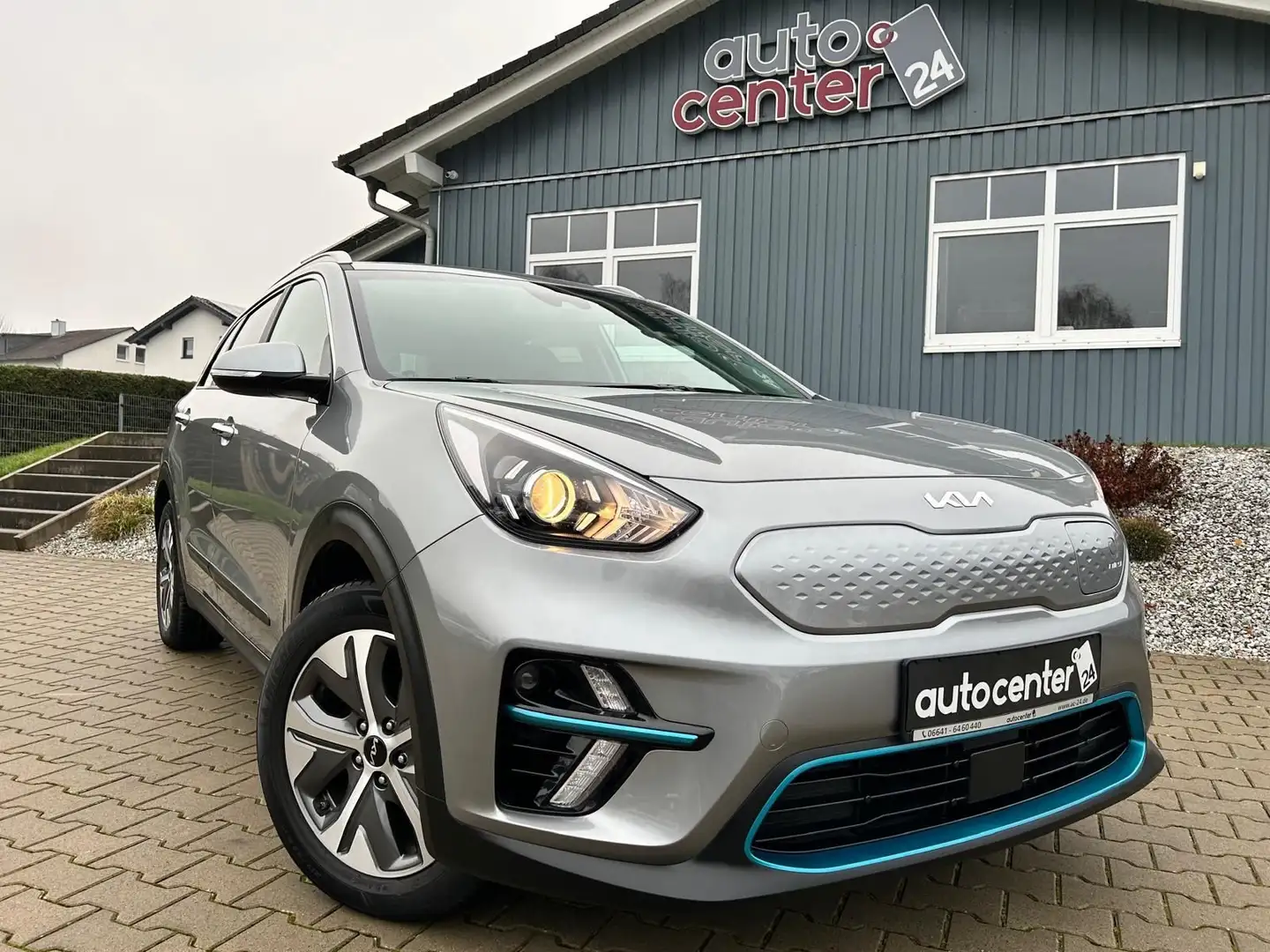 Kia Niro e-Niro°AHK°64 kWh°CCS°11KW°Kamera°1.Hand°ACC Grau - 1
