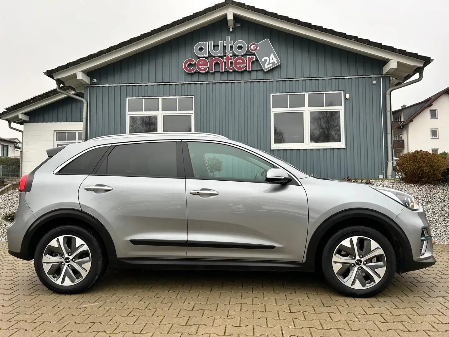 Kia Niro e-Niro°AHK°64 kWh°CCS°11KW°Kamera°1.Hand°ACC Grau - 2