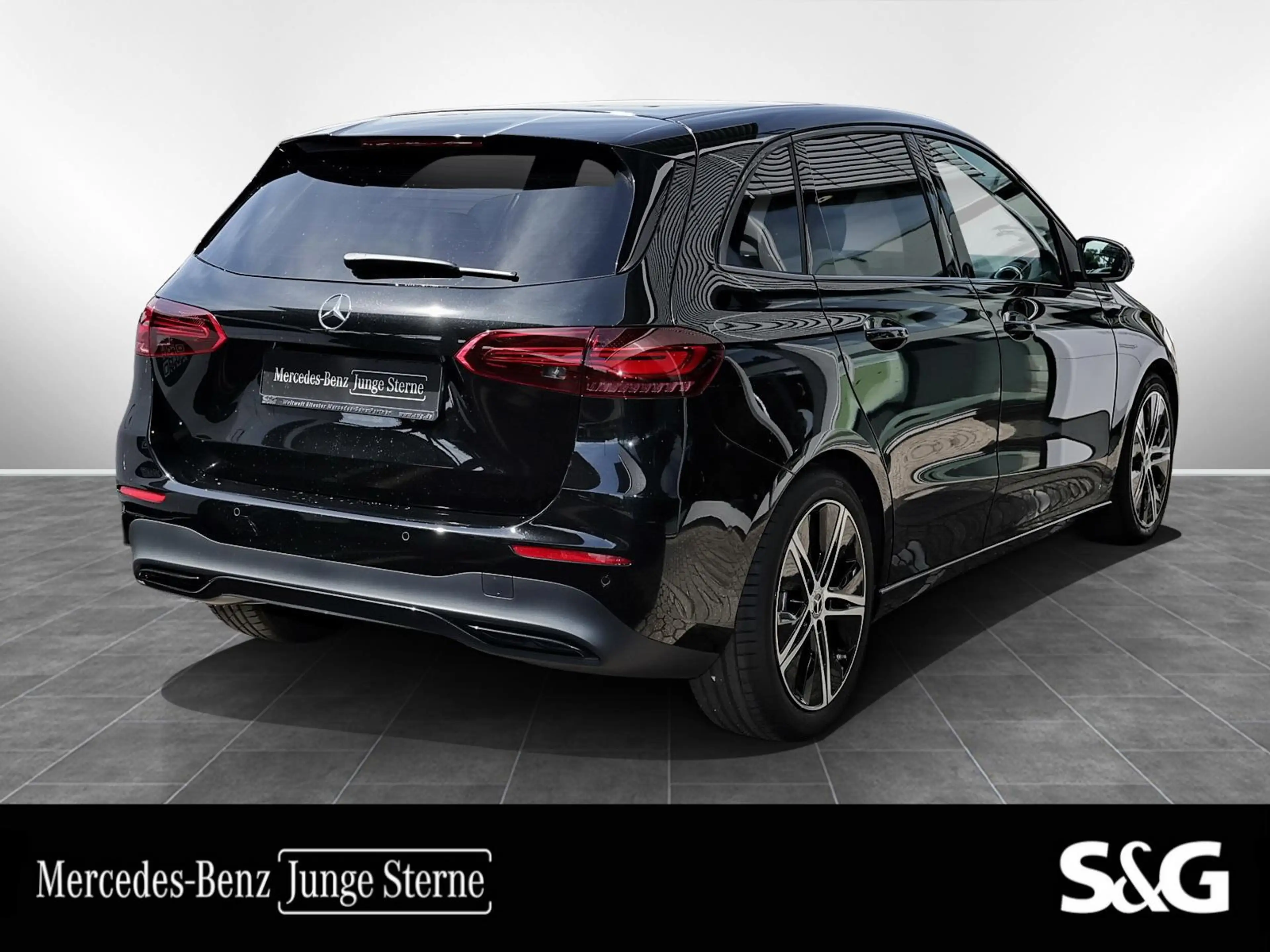 Mercedes-Benz B 220 d — photo 3