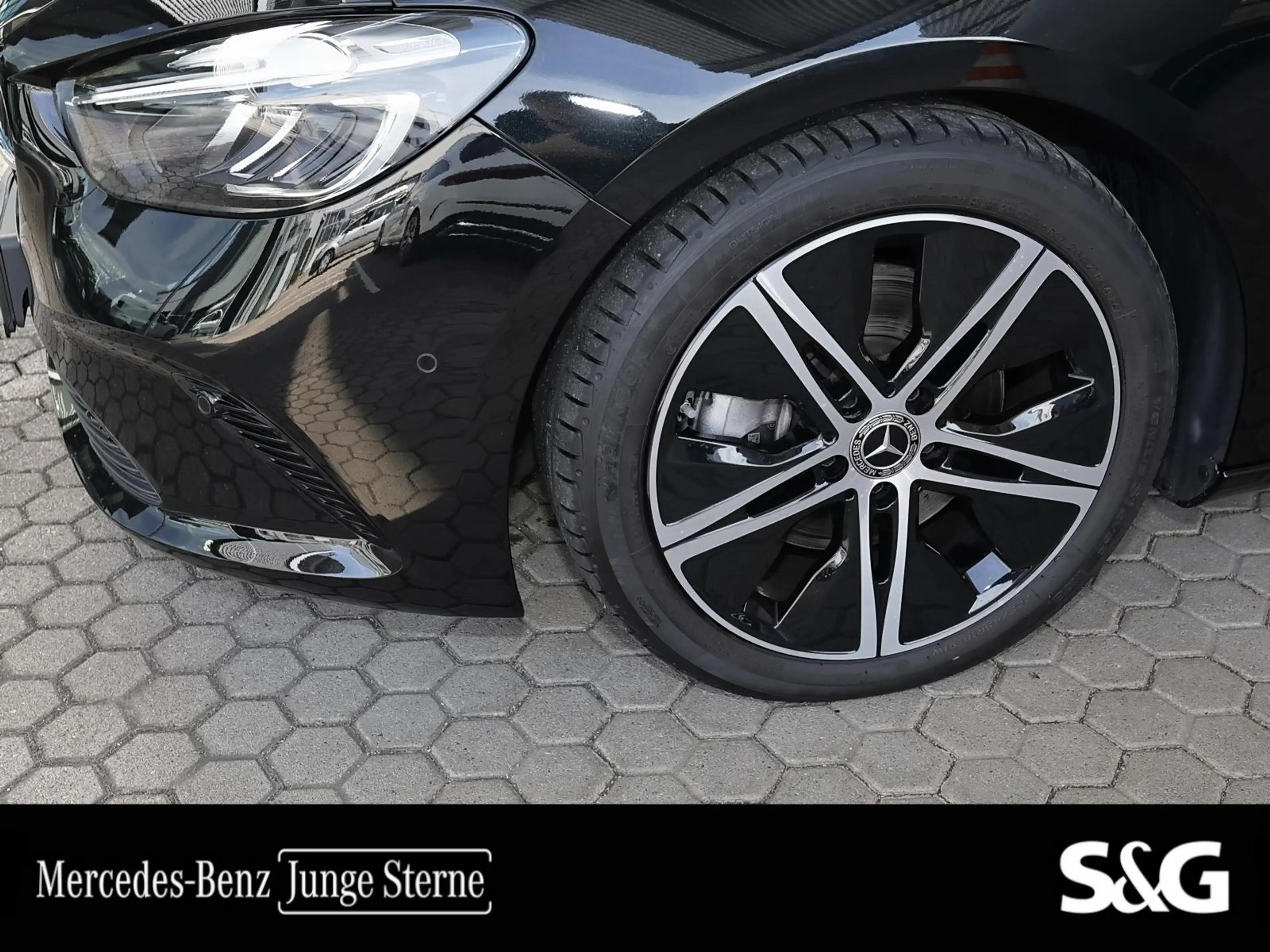 Mercedes-Benz B 220 d — photo 4