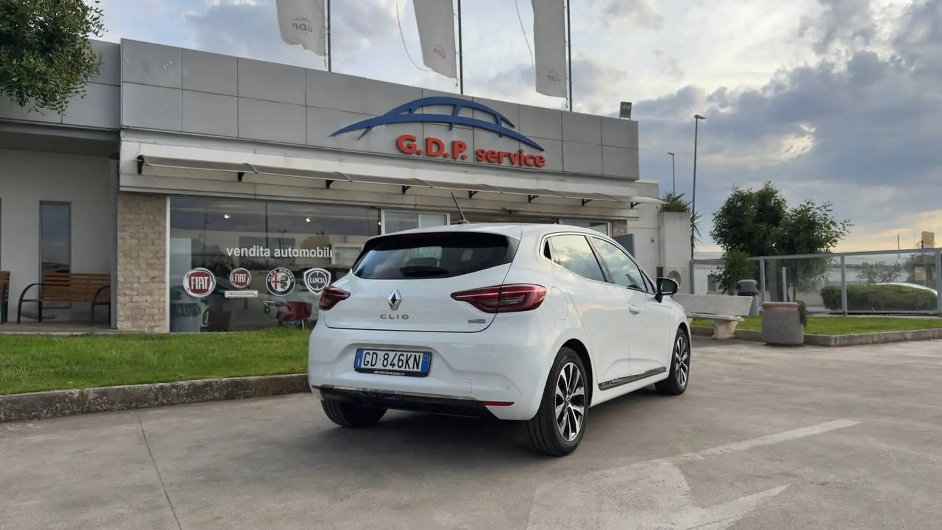 Renault Clio Clio 1.6 E-Tech hybrid Intens 140cv auto Bianco - 2