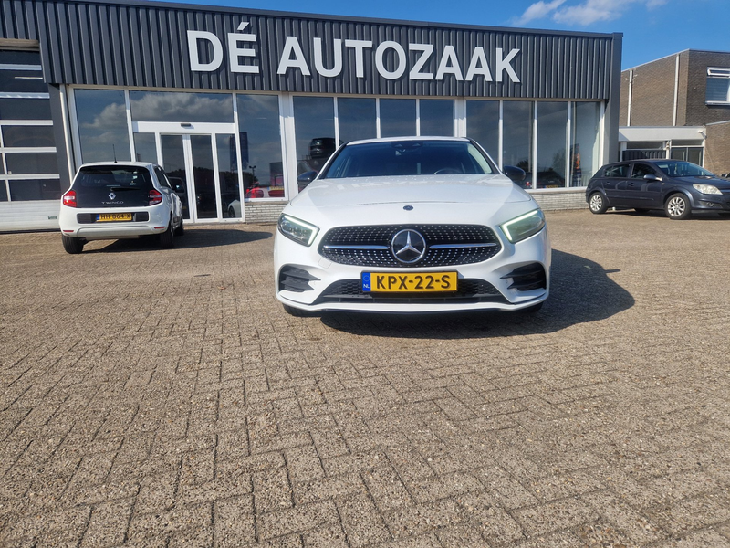 Mercedes-Benz A 250 e Premium Plus AMG pack — photo 2