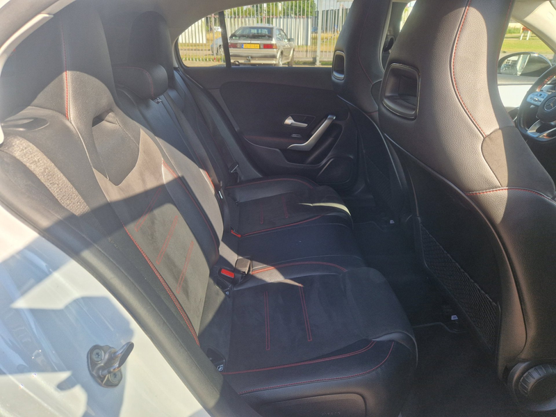 Mercedes-Benz A 250 e Premium Plus AMG pack — photo 12